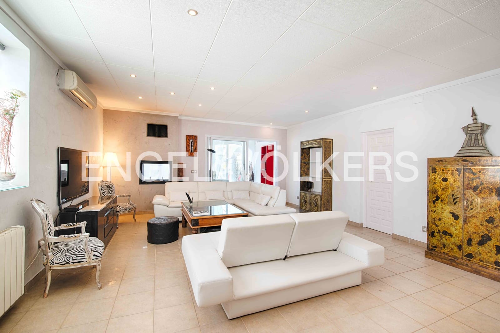 Chalet de 6 habitaciones en Empuriabrava en venta con garaje - 1.100.000 € (Ref: 9005590)