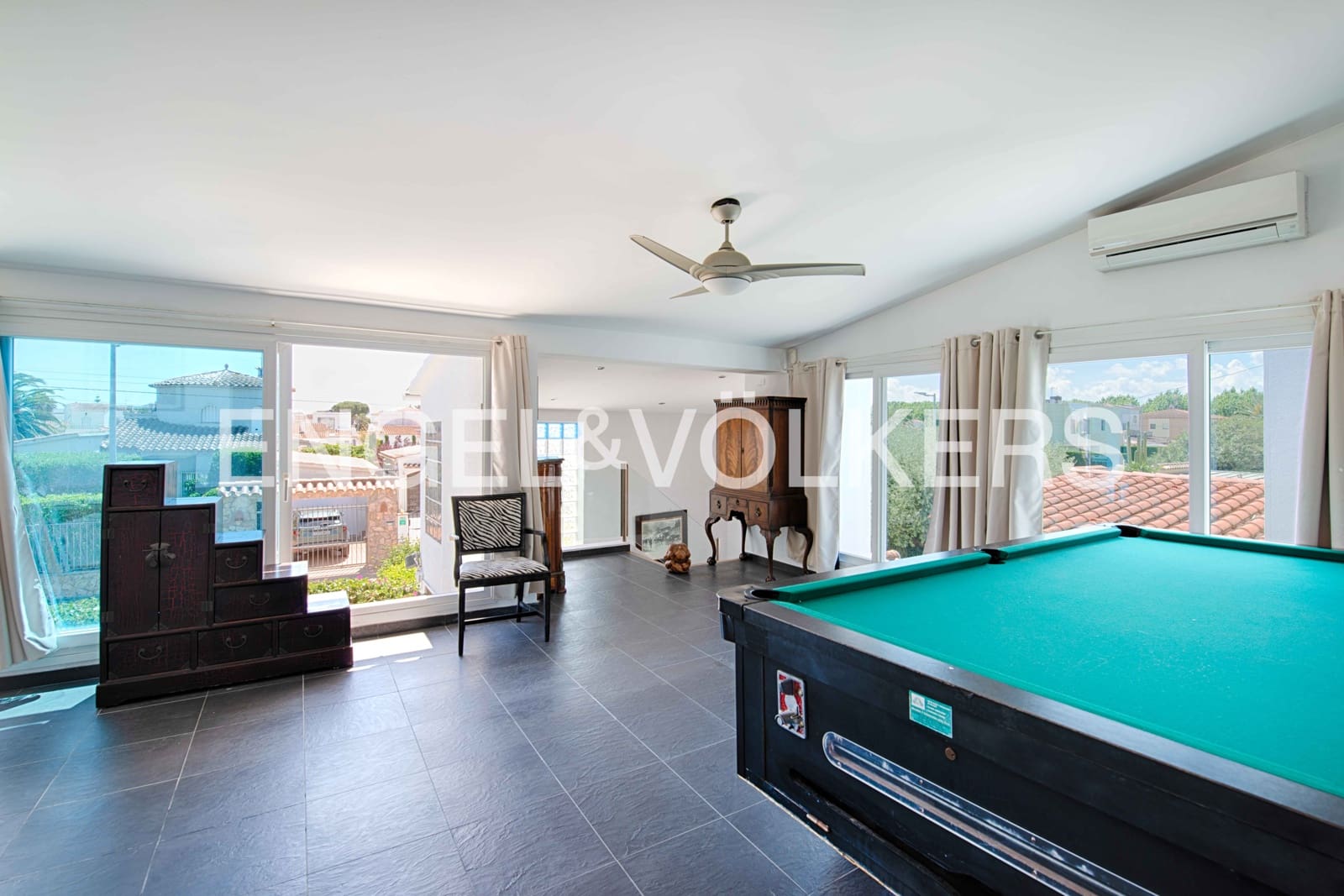 Chalet de 6 habitaciones en Empuriabrava en venta con garaje - 1.100.000 € (Ref: 9005590)