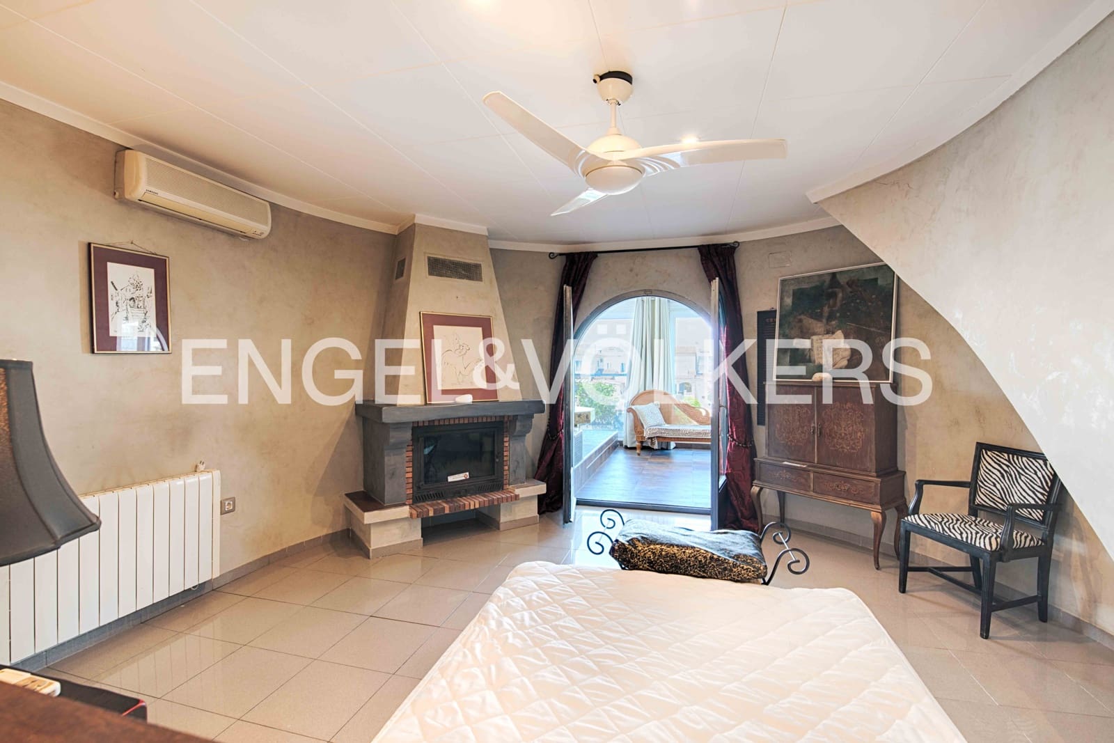 Chalet de 6 habitaciones en Empuriabrava en venta con garaje - 1.100.000 € (Ref: 9005590)