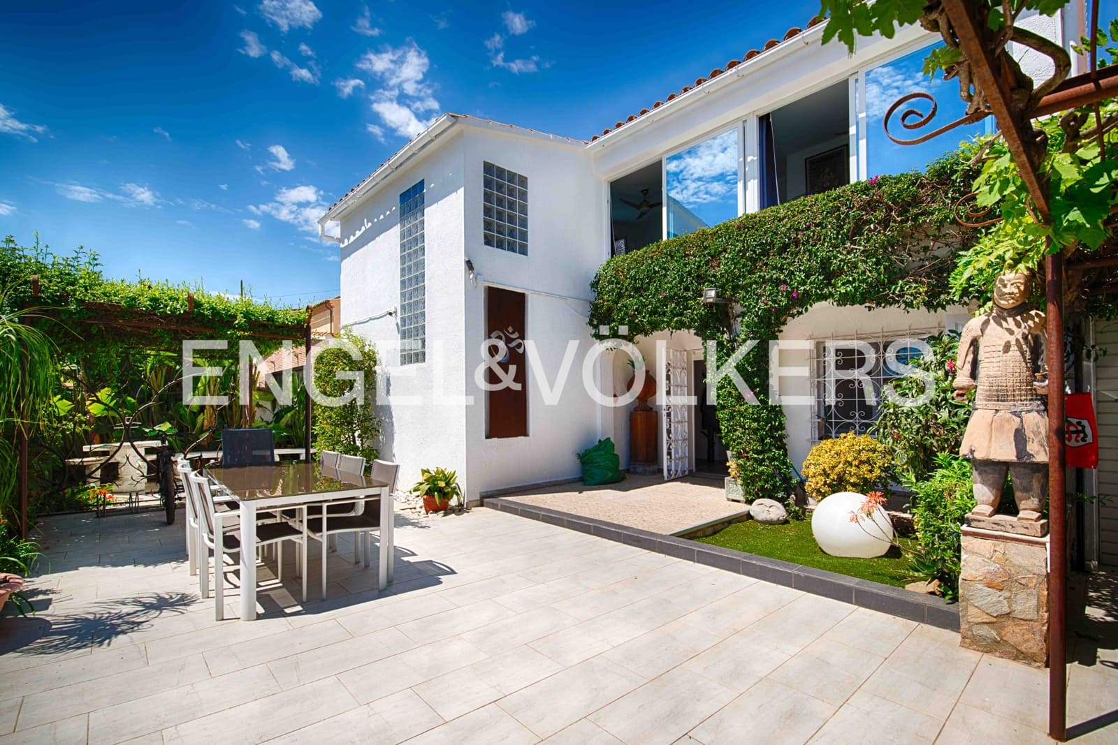 Chalet de 6 habitaciones en Empuriabrava en venta con garaje - 1.100.000 € (Ref: 9005590)