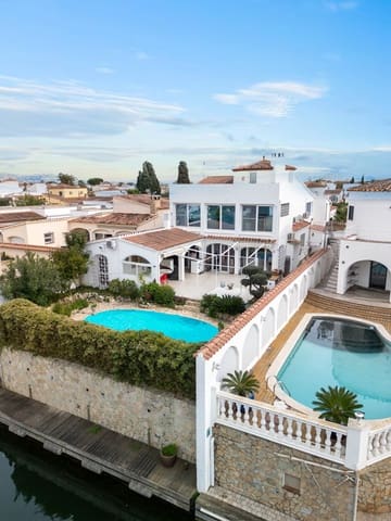 6 makuuhuone Huvila myytävänä paikassa Empuriabrava, Castelló d'Empúries mukana 
autotalli - 990 000 € (Ref: 9005590)