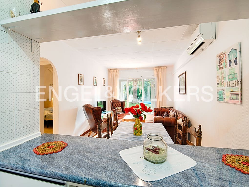 11 makuuhuone Huvila myytävänä paikassa Empuriabrava mukana uima-altaan 
autotalli - 1 200 000 € (Ref: 9005593)