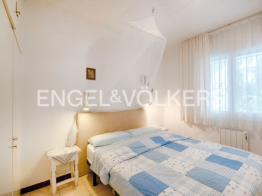 11 makuuhuone Huvila myytävänä paikassa Empuriabrava mukana uima-altaan 
autotalli - 1 200 000 € (Ref: 9005593)