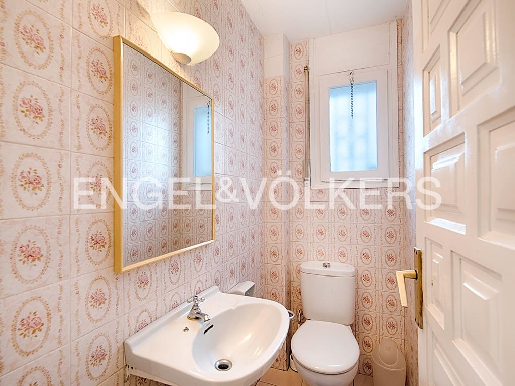 11 makuuhuone Huvila myytävänä paikassa Empuriabrava mukana uima-altaan 
autotalli - 1 200 000 € (Ref: 9005593)