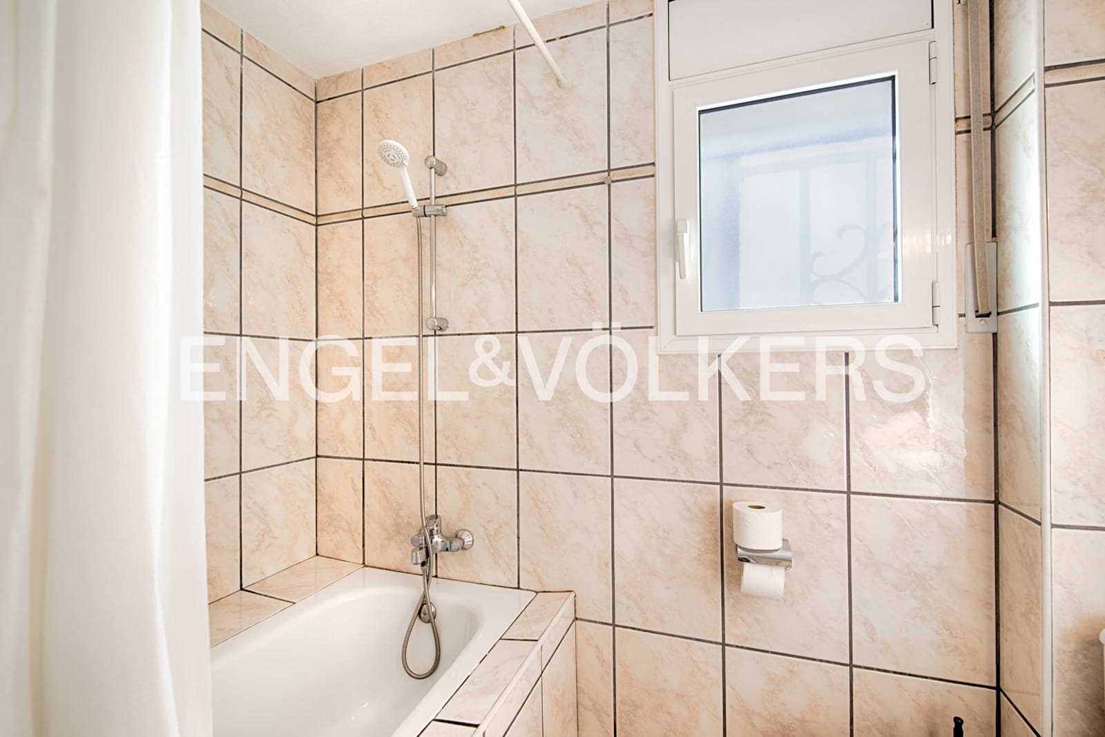 11 makuuhuone Huvila myytävänä paikassa Empuriabrava mukana uima-altaan 
autotalli - 1 200 000 € (Ref: 9005593)