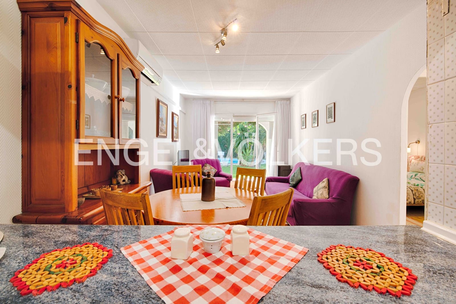 11 makuuhuone Huvila myytävänä paikassa Empuriabrava mukana uima-altaan 
autotalli - 1 200 000 € (Ref: 9005593)