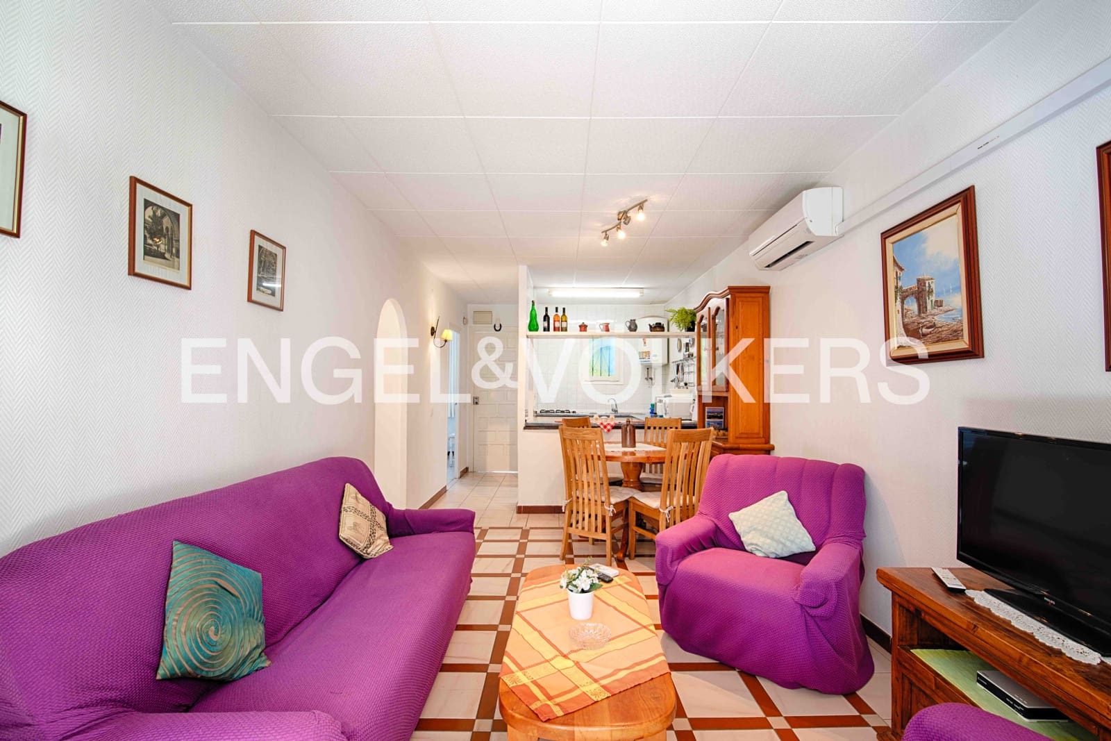 11 makuuhuone Huvila myytävänä paikassa Empuriabrava mukana uima-altaan 
autotalli - 1 200 000 € (Ref: 9005593)