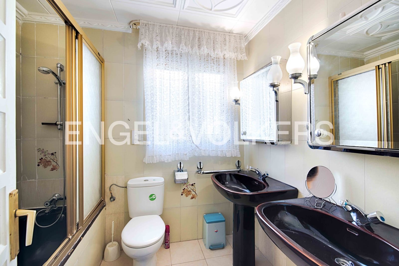 11 makuuhuone Huvila myytävänä paikassa Empuriabrava mukana uima-altaan 
autotalli - 1 200 000 € (Ref: 9005593)