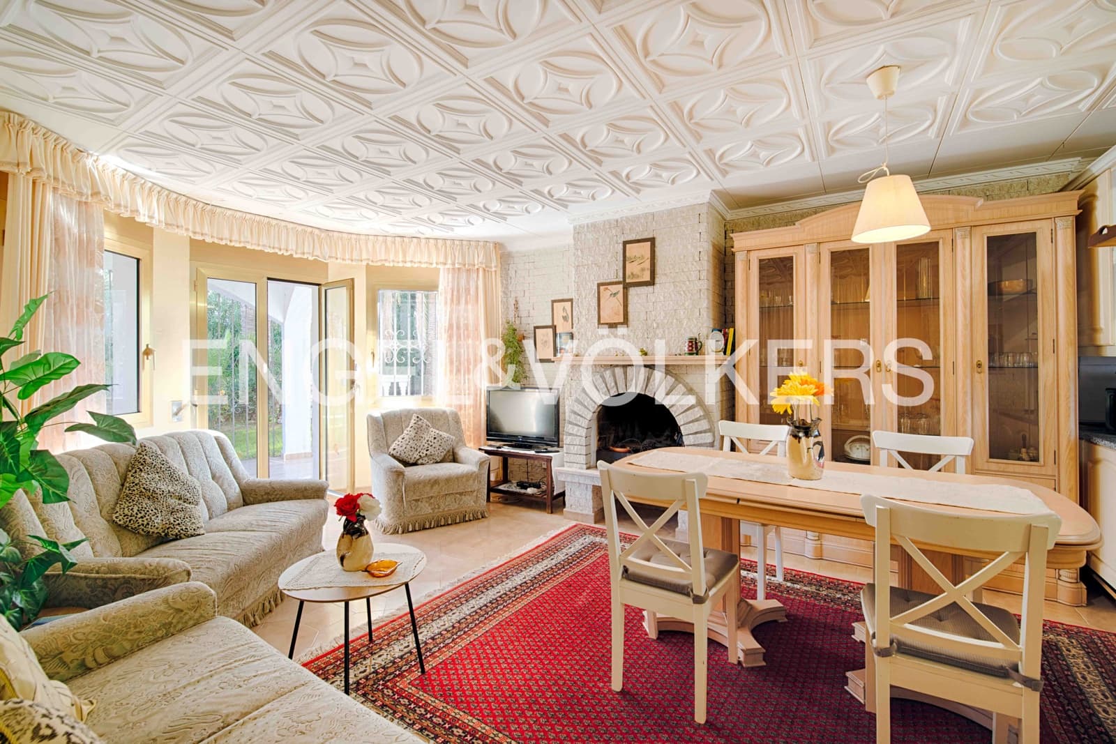 11 makuuhuone Huvila myytävänä paikassa Empuriabrava mukana uima-altaan 
autotalli - 1 200 000 € (Ref: 9005593)