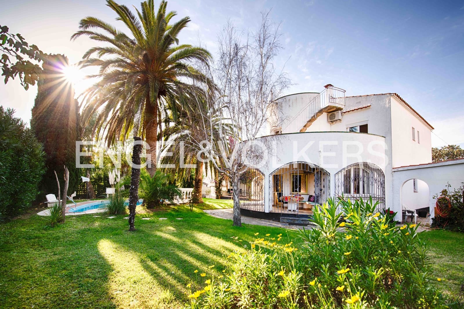 11 makuuhuone Huvila myytävänä paikassa Empuriabrava mukana uima-altaan 
autotalli - 1 200 000 € (Ref: 9005593)