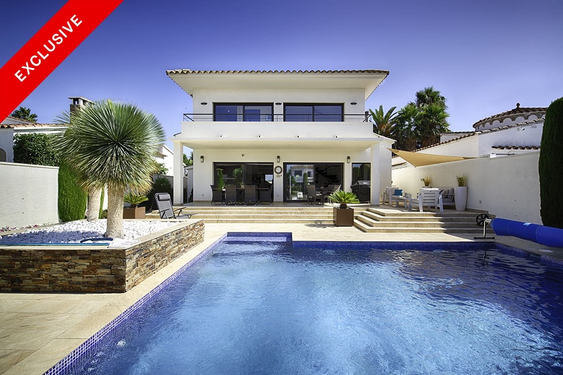 4 camera da letto Villa in vendita in Empuriabrava con piscina garage - 1.550.000 € (Rif: 9005596)