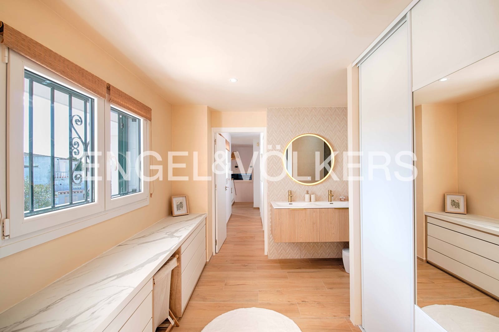 3 soveværelse Villa til salg i Empuriabrava med swimmingpool garage - € 770.000 (Ref: 9005598)