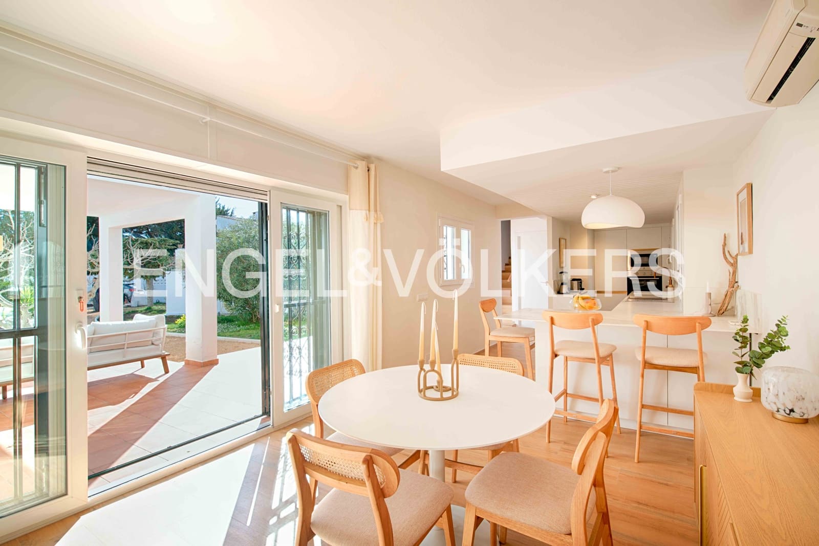 3 soveværelse Villa til salg i Empuriabrava med swimmingpool garage - € 770.000 (Ref: 9005598)