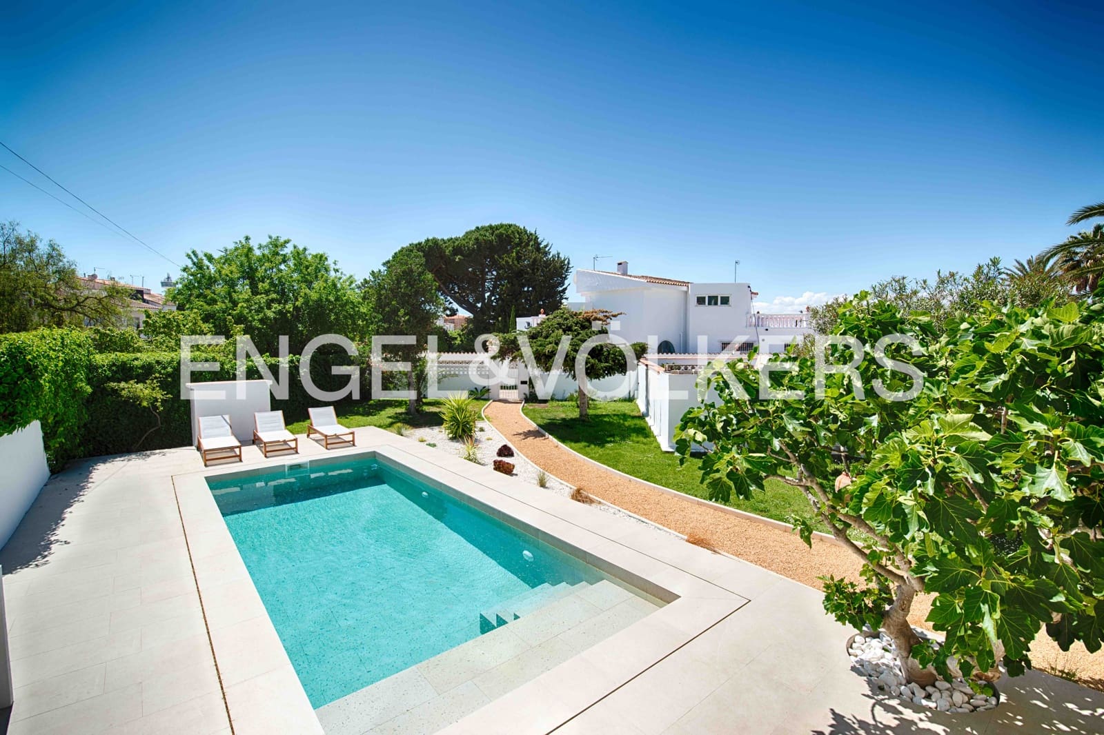 3 soveværelse Villa til salg i Empuriabrava med swimmingpool garage - € 770.000 (Ref: 9005598)