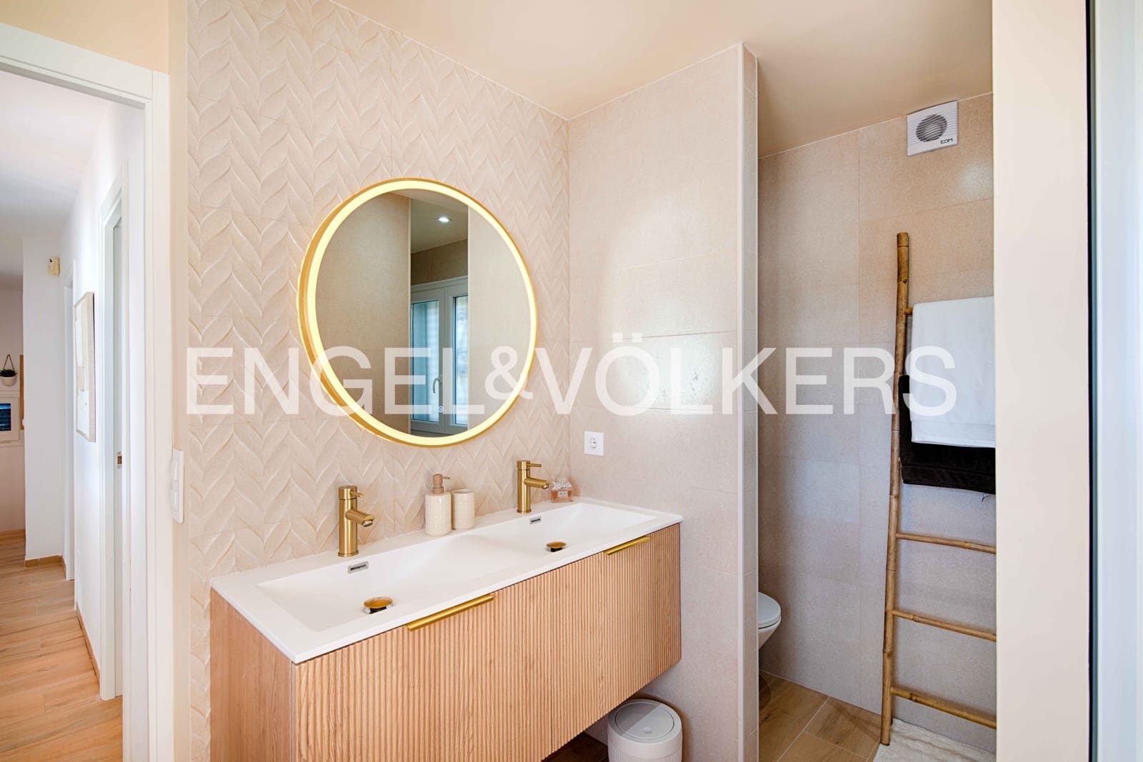 3 soveværelse Villa til salg i Empuriabrava med swimmingpool garage - € 770.000 (Ref: 9005598)