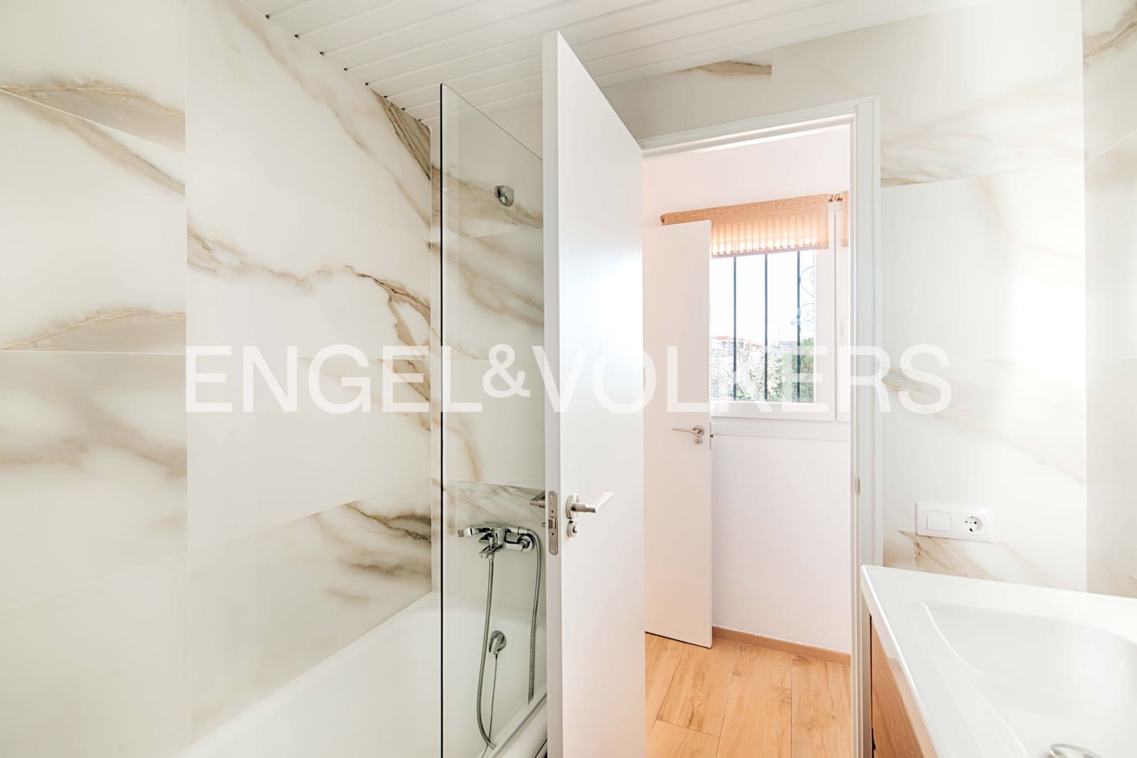 3 soveværelse Villa til salg i Empuriabrava med swimmingpool garage - € 770.000 (Ref: 9005598)