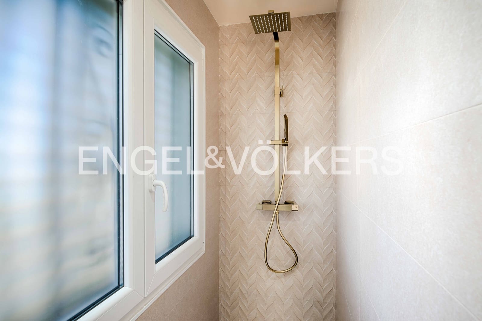 3 soveværelse Villa til salg i Empuriabrava med swimmingpool garage - € 770.000 (Ref: 9005598)