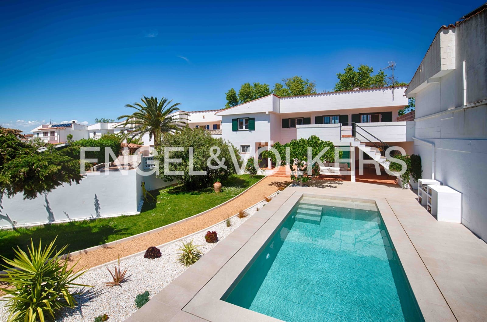 3 soveværelse Villa til salg i Empuriabrava med swimmingpool garage - € 770.000 (Ref: 9005598)