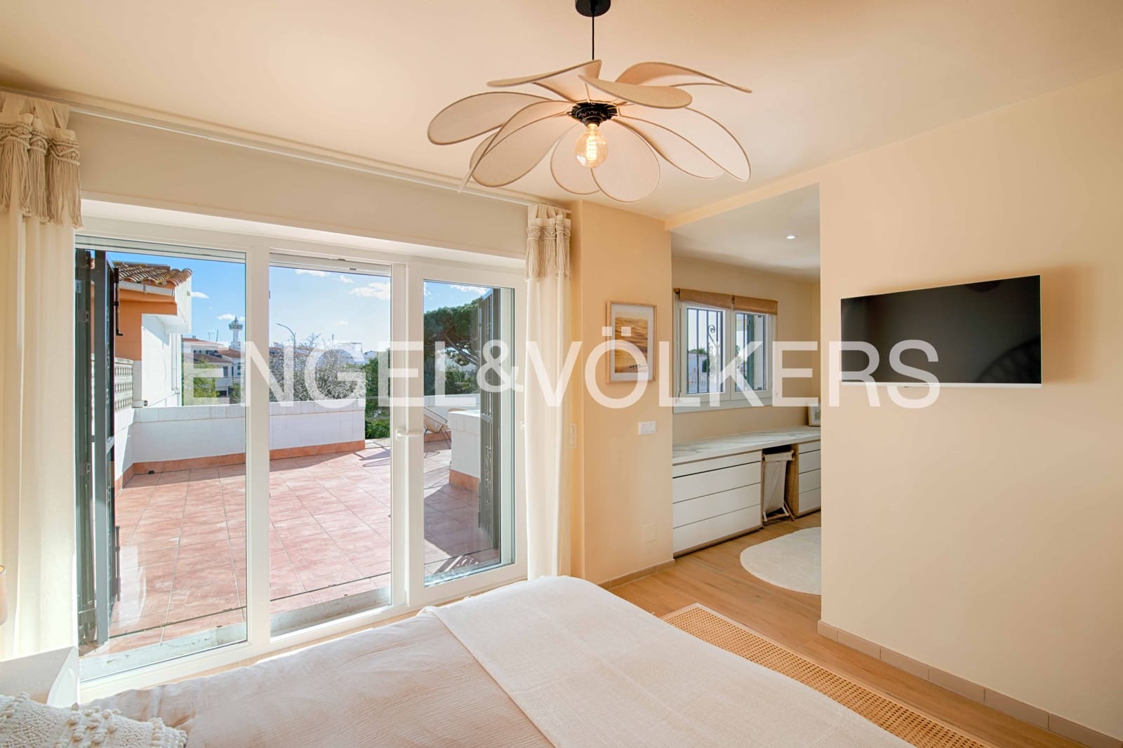 3 soveværelse Villa til salg i Empuriabrava med swimmingpool garage - € 770.000 (Ref: 9005598)