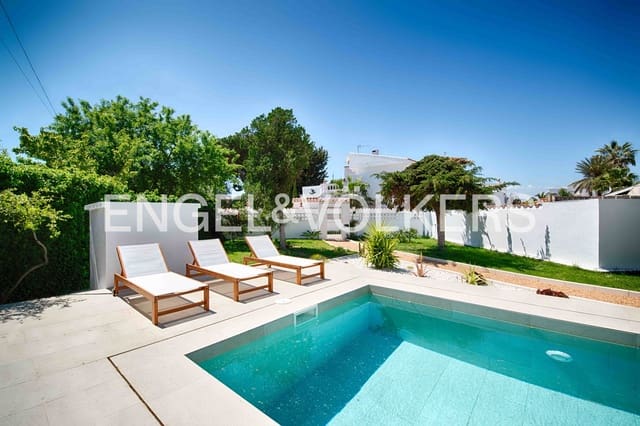 3 sypialnia Willa na sprzedaż w Empuriabrava, Castelló d'Empúries z basenem garażem - 735 000 € (Ref: 9005598)
