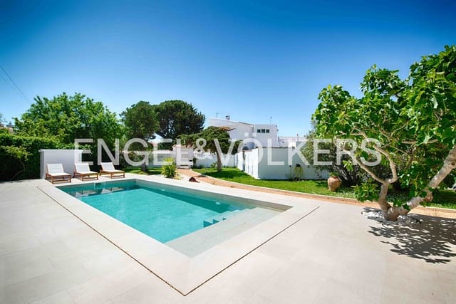 3 sypialnia Willa na sprzedaż w Empuriabrava, Castelló d'Empúries z basenem garażem - 735 000 € (Ref: 9005598)