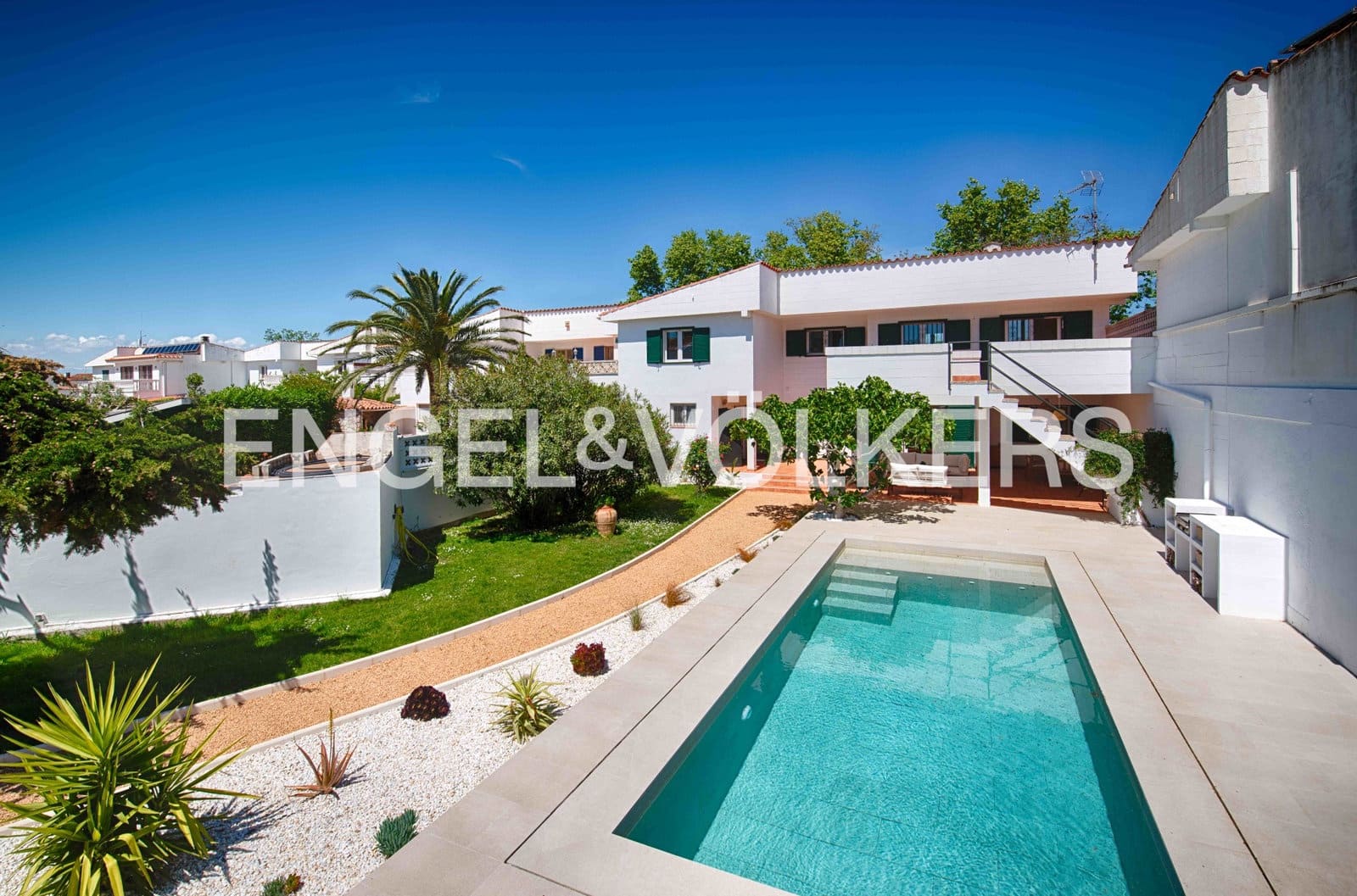 Chalet de 3 habitaciones en Empuriabrava en venta con piscina garaje - 735.000 € (Ref: 9005598)