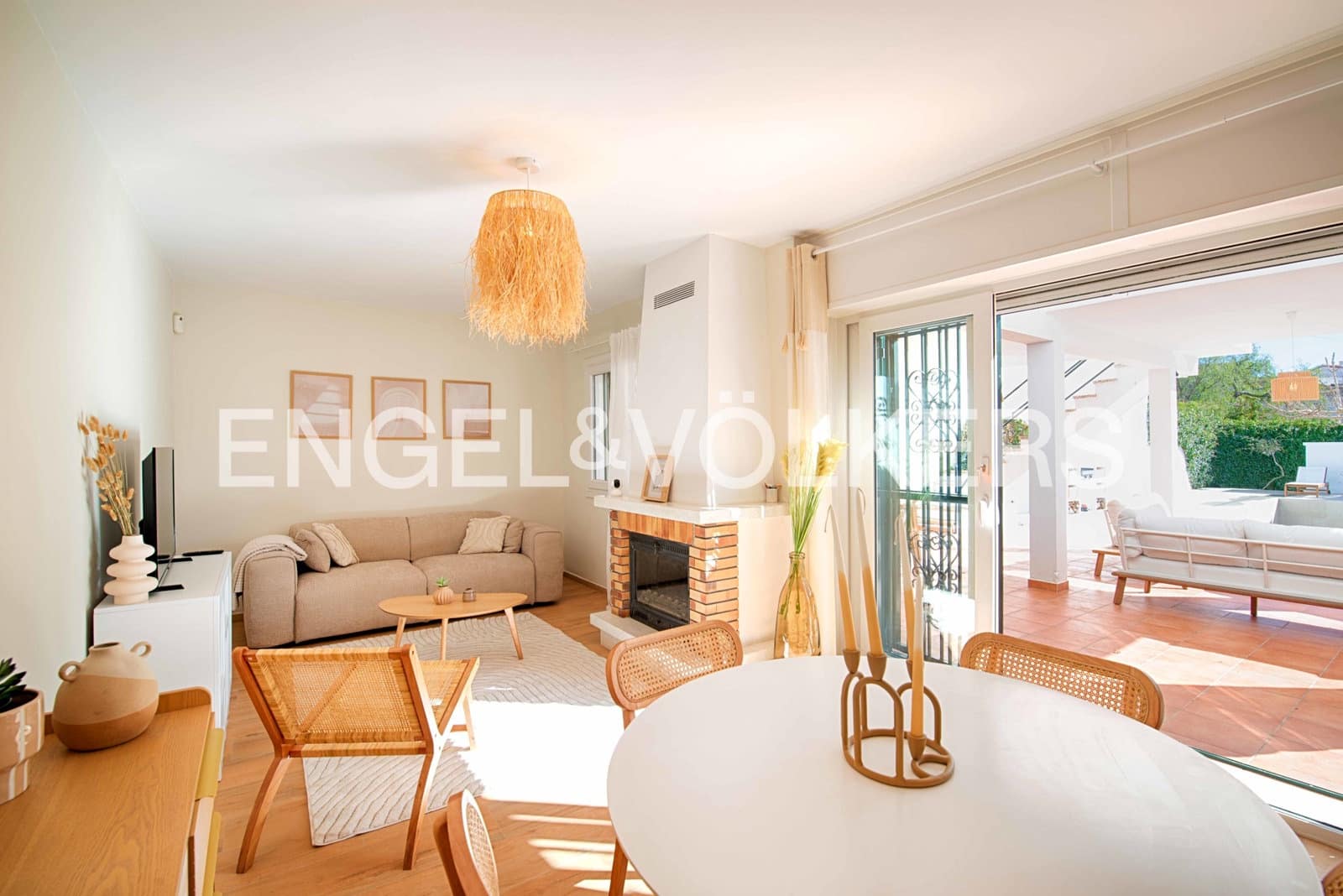 Chalet de 3 habitaciones en Empuriabrava en venta con piscina garaje - 735.000 € (Ref: 9005598)