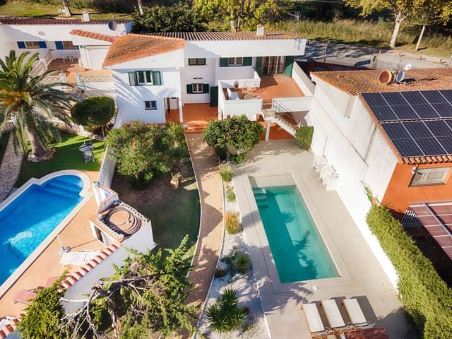 Chalet de 3 habitaciones en Empuriabrava, Castelló d'Empúries en venta con piscina garaje - 695.000 € (Ref: 9005598)