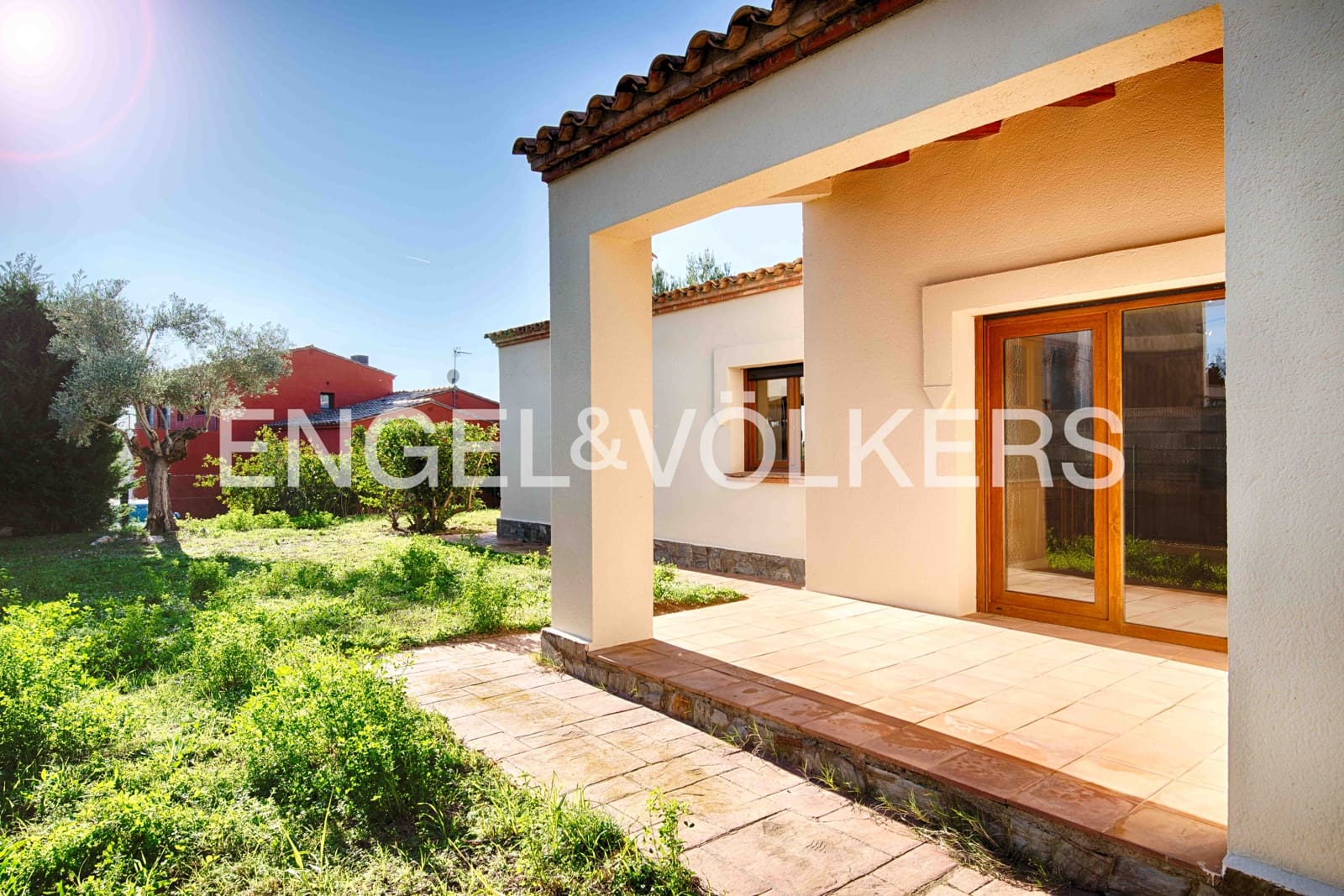 4 soveværelse Villa til salg i Peralada med swimmingpool garage - € 699.000 (Ref: 9005599)