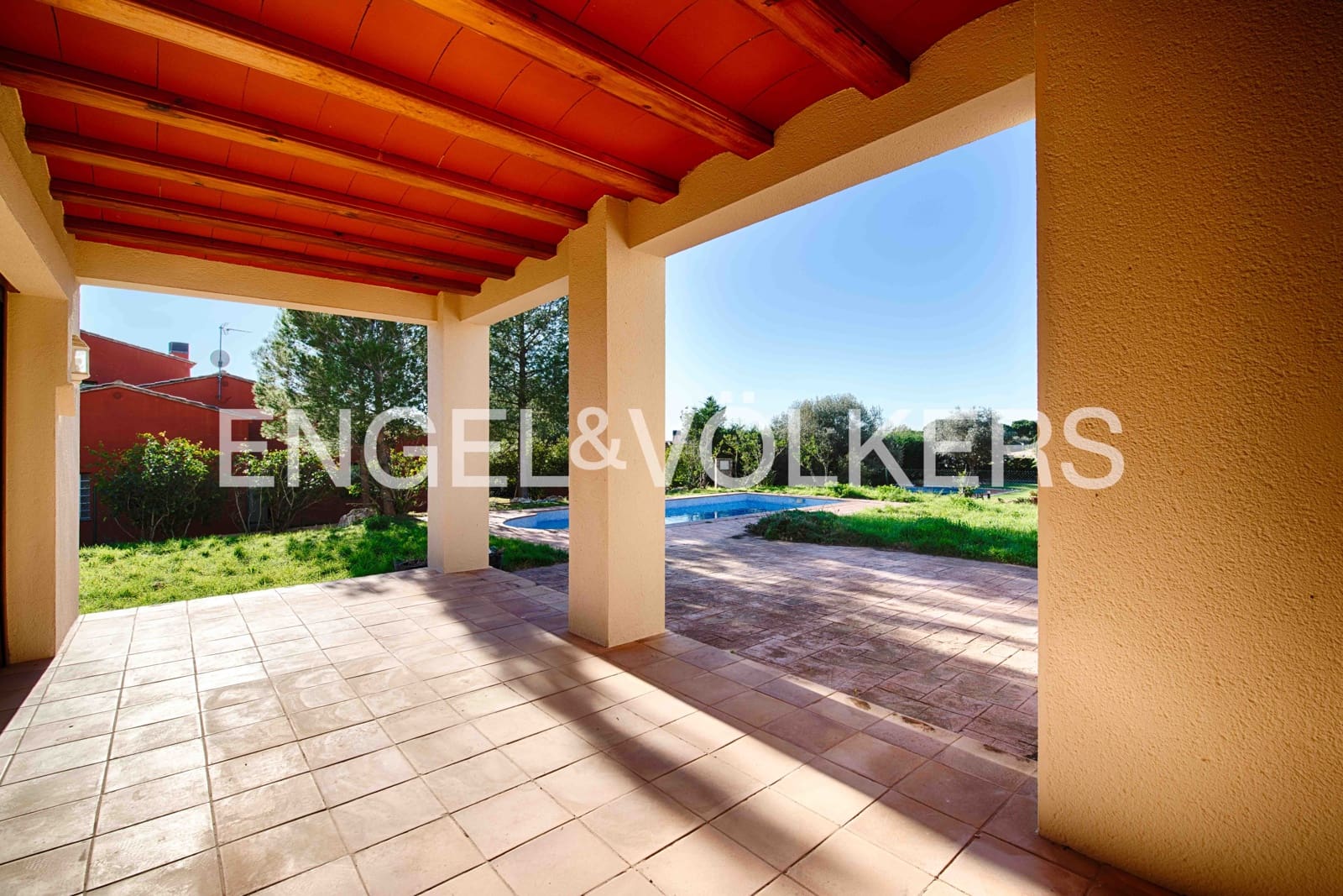 4 soveværelse Villa til salg i Peralada med swimmingpool garage - € 699.000 (Ref: 9005599)