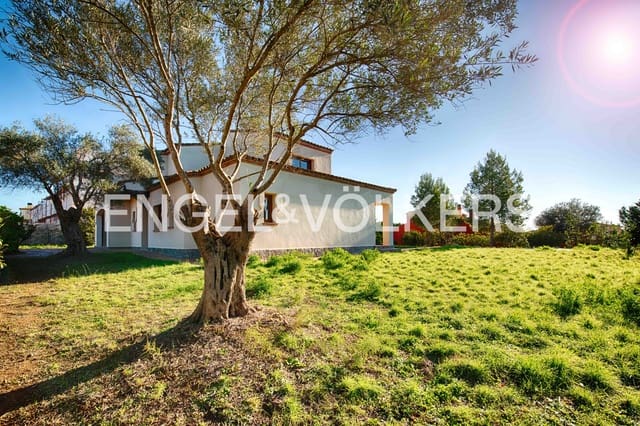 4 bedroom Villa for sale in Peralada with pool garage - € 699,000 (Ref: 9005599)