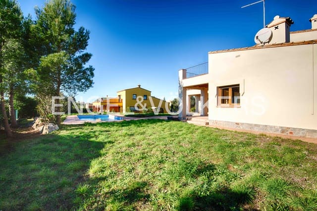 4 bedroom Villa for sale in Peralada with pool garage - € 699,000 (Ref: 9005599)