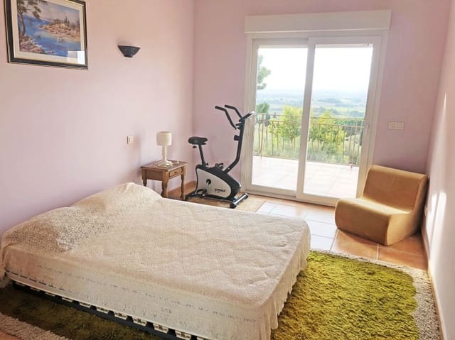 5 bedroom Villa for sale in Pau with pool - € 899,000 (Ref: 9005601)