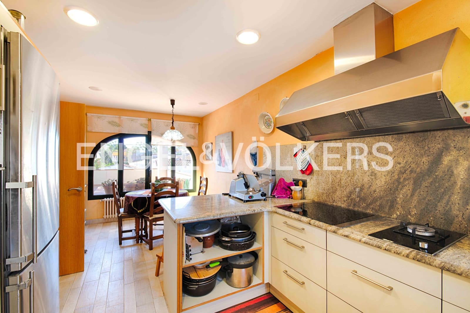 4 soveværelse Villa til salg i Empuriabrava med swimmingpool garage - € 820.000 (Ref: 9005603)