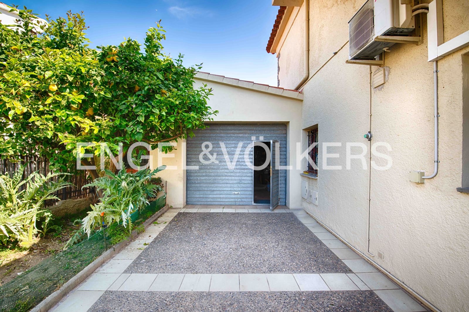 4 soveværelse Villa til salg i Empuriabrava med swimmingpool garage - € 820.000 (Ref: 9005603)