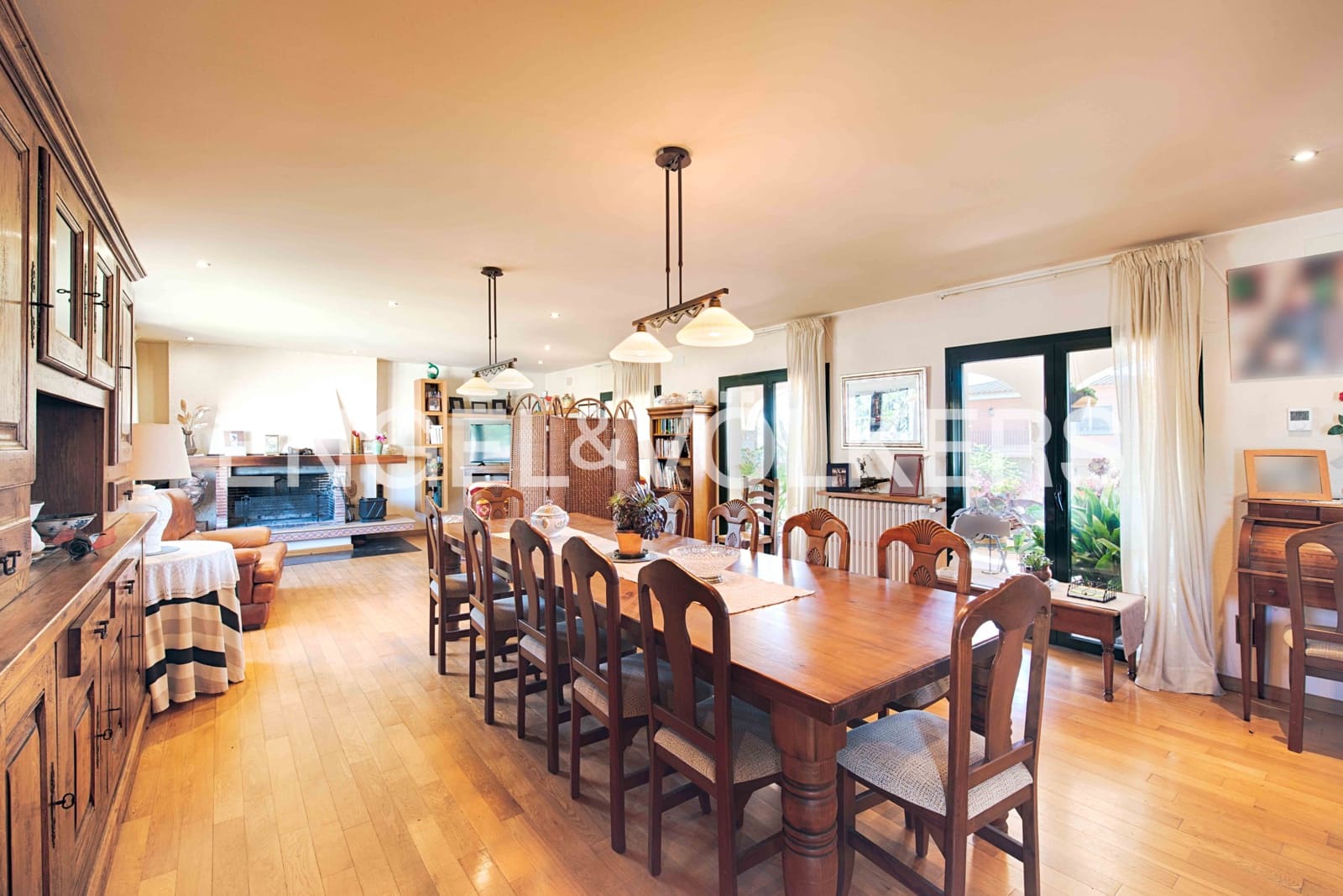 4 soveværelse Villa til salg i Empuriabrava med swimmingpool garage - € 820.000 (Ref: 9005603)