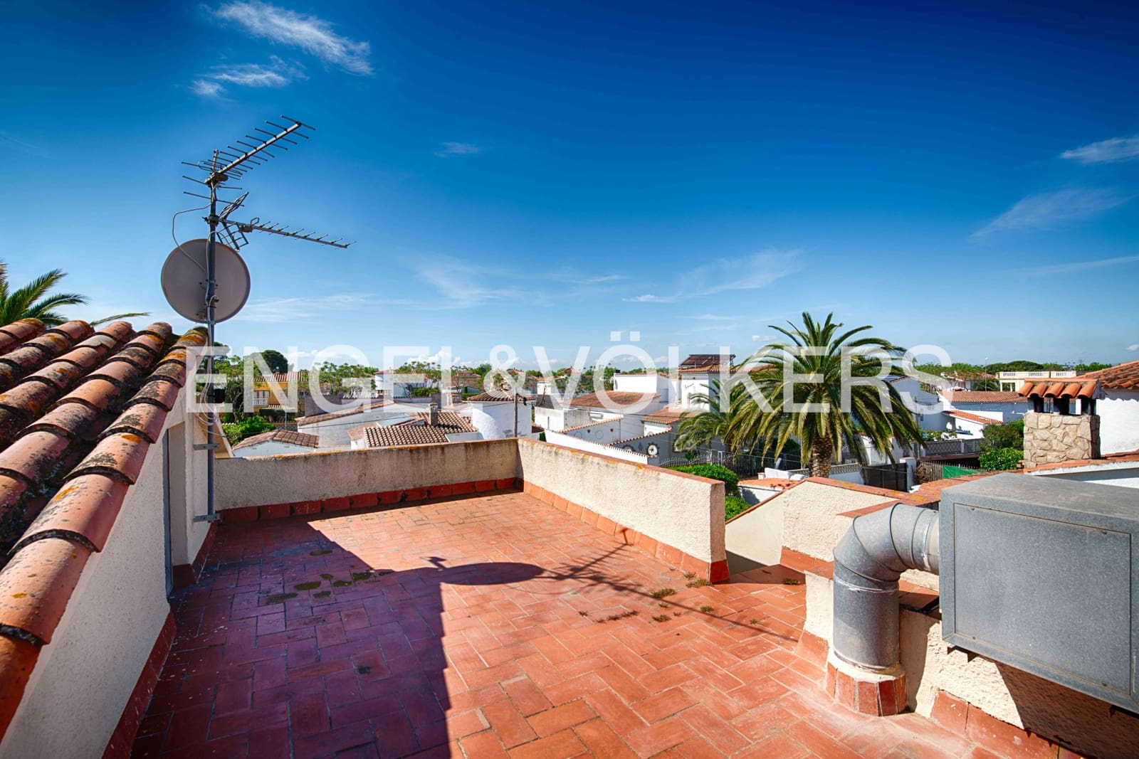 4 soveværelse Villa til salg i Empuriabrava med swimmingpool garage - € 820.000 (Ref: 9005603)