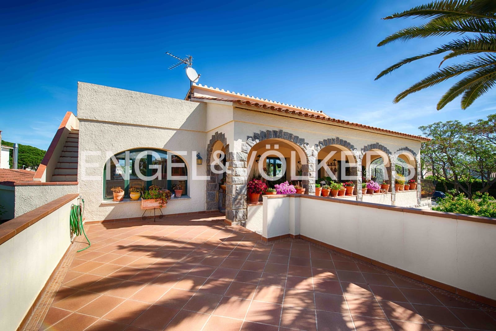 4 soveværelse Villa til salg i Empuriabrava med swimmingpool garage - € 820.000 (Ref: 9005603)