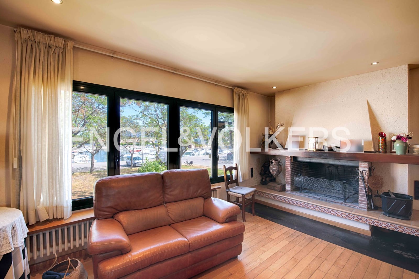 4 soveværelse Villa til salg i Empuriabrava med swimmingpool garage - € 820.000 (Ref: 9005603)