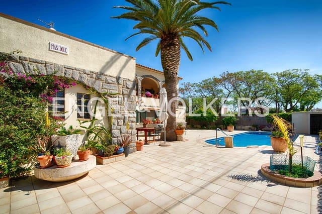 4 sypialnia Willa na sprzedaż w Empuriabrava, Castelló d'Empúries z basenem garażem - 795 000 € (Ref: 9005603)
