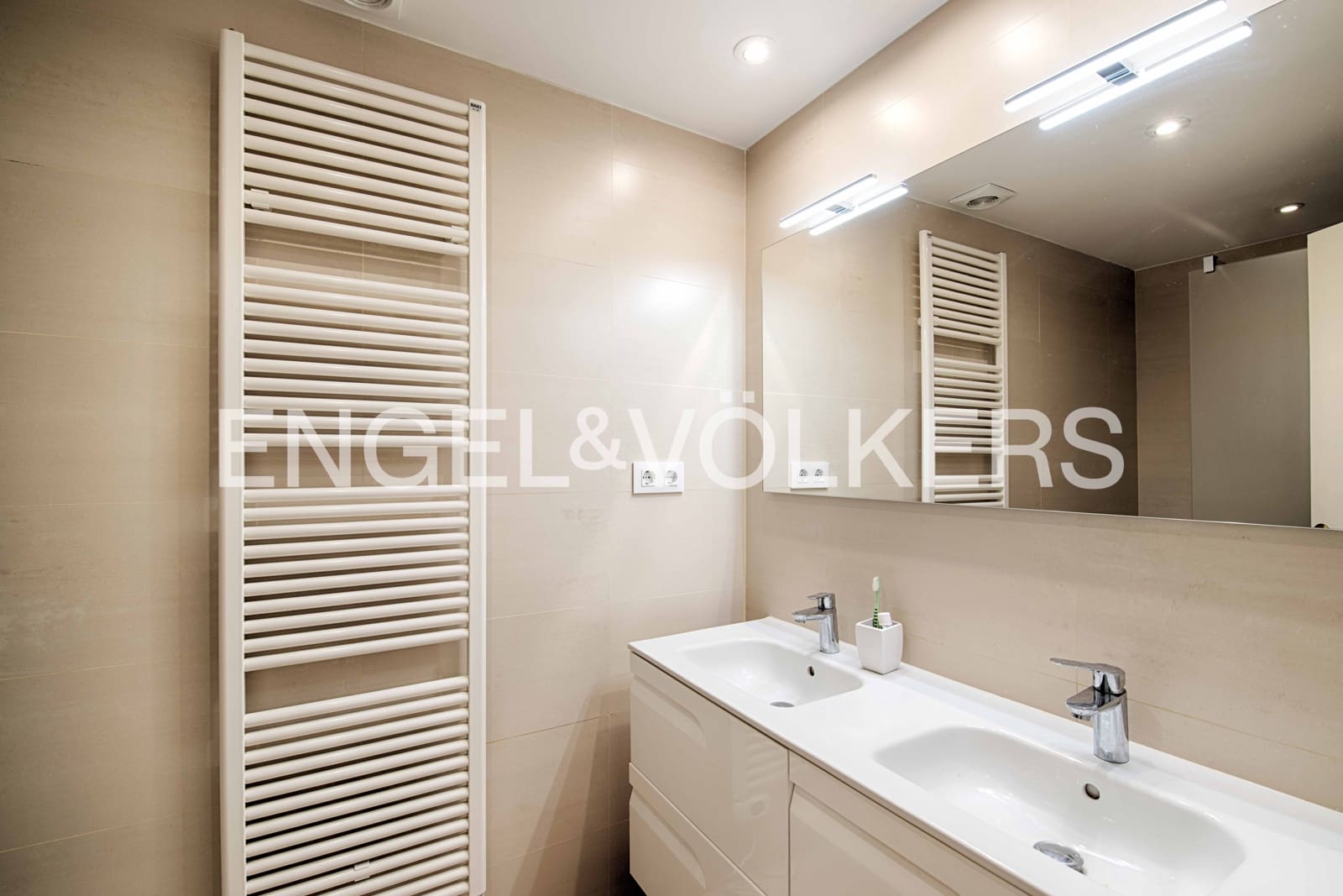 2 bedroom Apartment for sale in Roses - € 398,000 (Ref: 9005605)