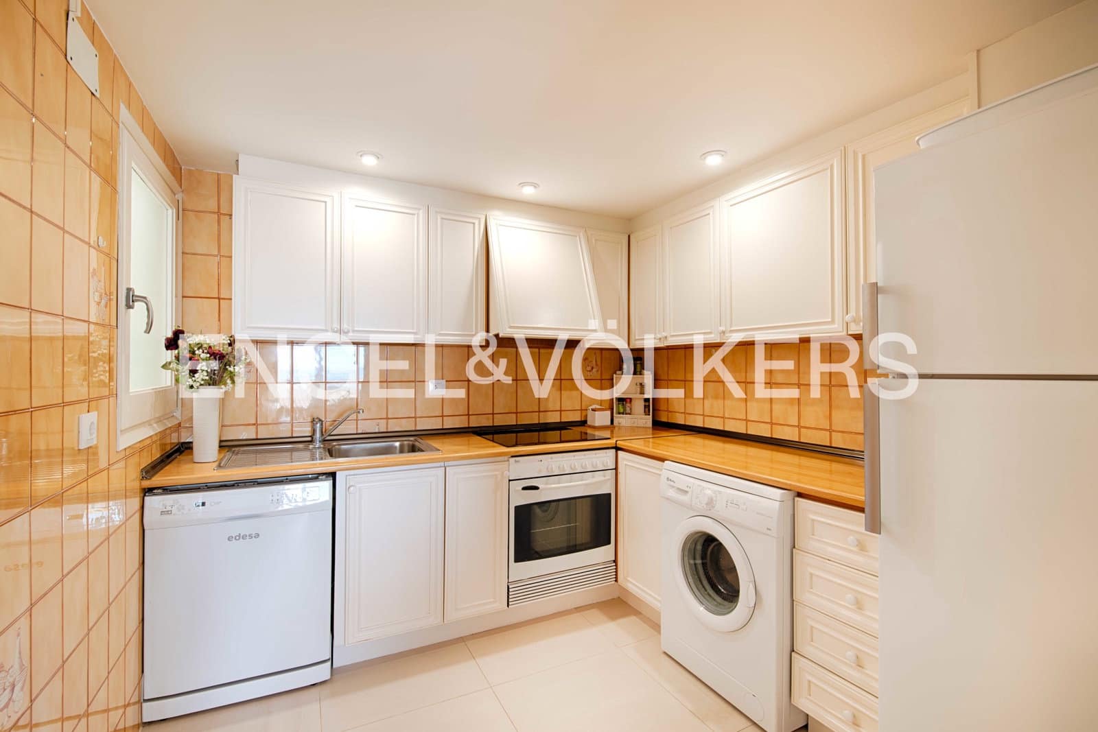 2 bedroom Apartment for sale in Roses - € 398,000 (Ref: 9005605)