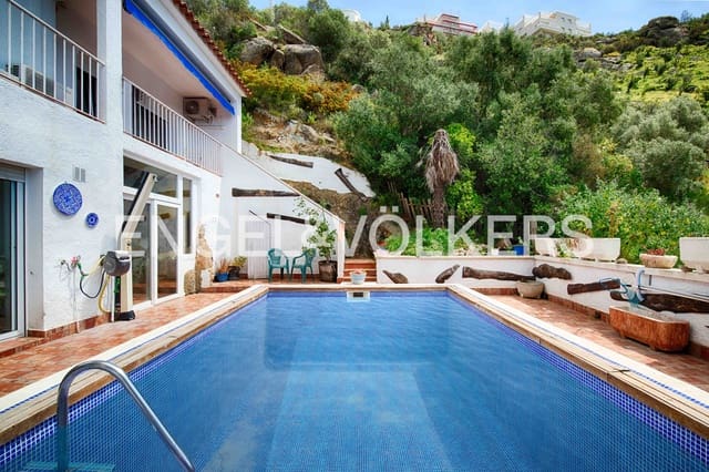 3 soveværelse Villa til salg i Roses med swimmingpool - € 790.000 (Ref: 9005607)