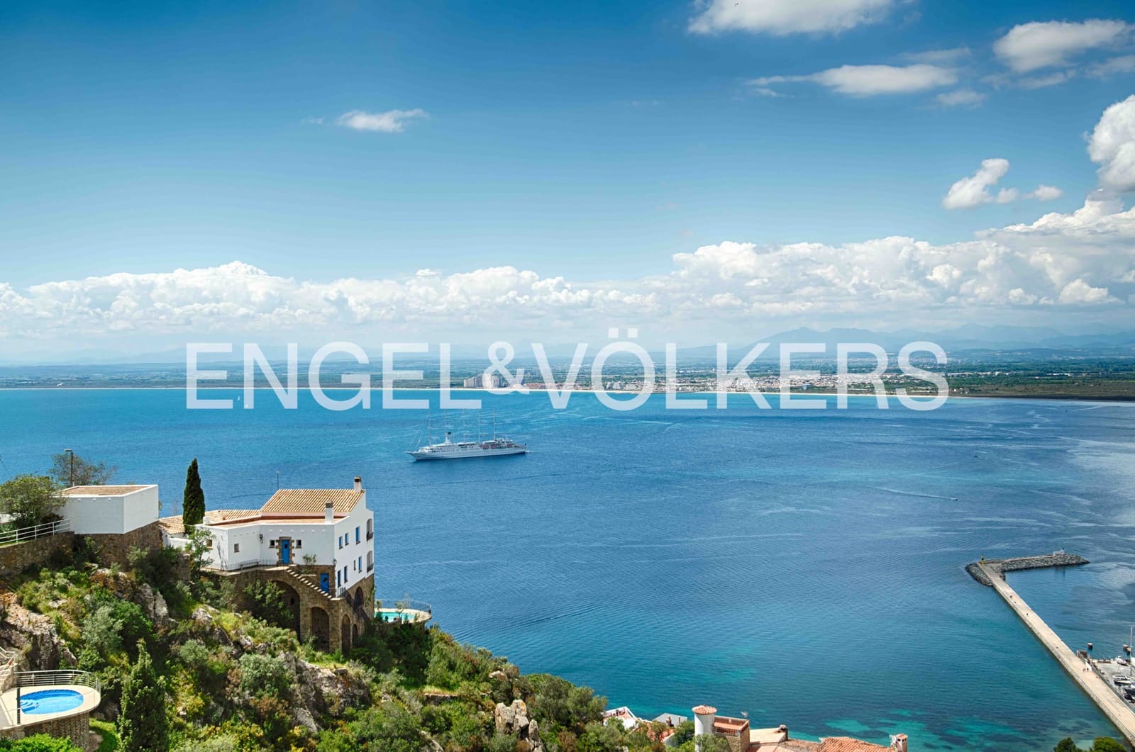 3 soveværelse Villa til salg i Roses med swimmingpool - € 790.000 (Ref: 9005607)