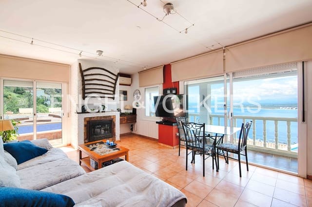 3 soveværelse Villa til salg i Roses med swimmingpool - € 790.000 (Ref: 9005607)