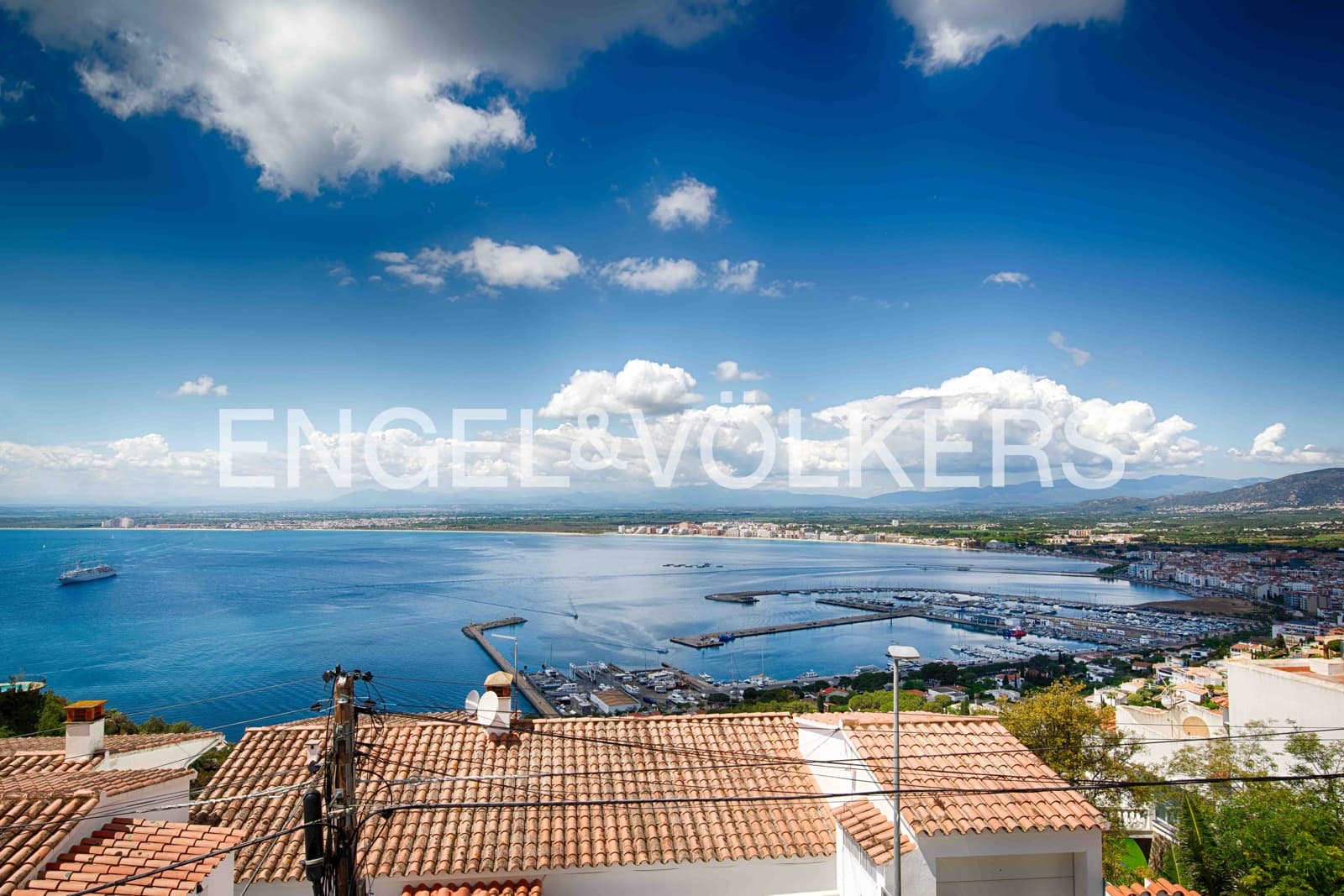 3 soveværelse Villa til salg i Roses med swimmingpool - € 790.000 (Ref: 9005607)