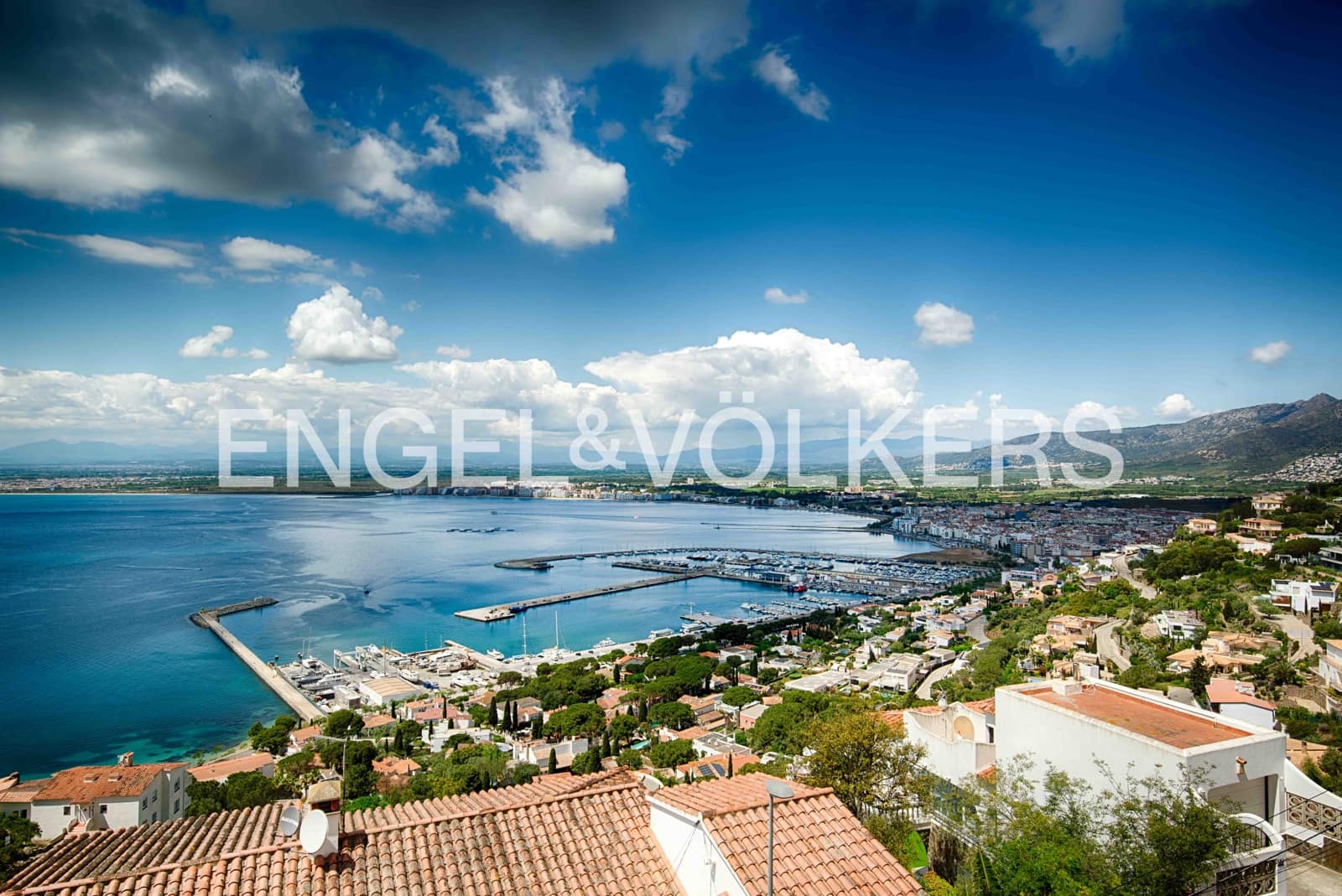 3 soveværelse Villa til salg i Roses med swimmingpool - € 790.000 (Ref: 9005607)