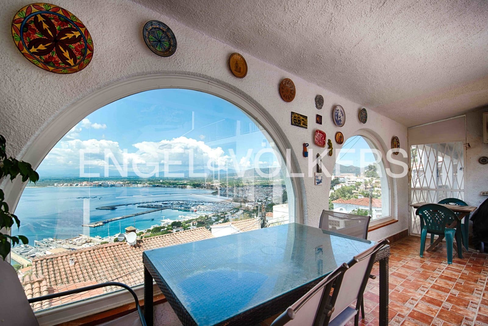 3 makuuhuone Huvila myytävänä paikassa Roses mukana uima-altaan - 790 000 € (Ref: 9005607)