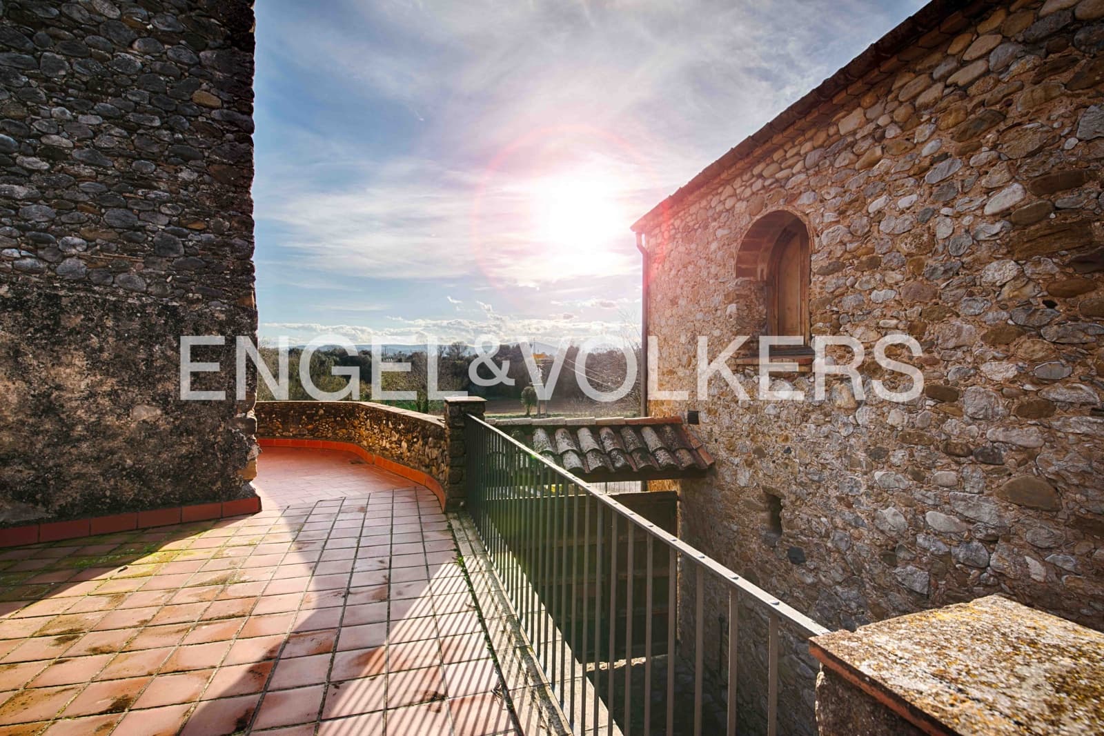 4 soveværelse Byhus til salg i Cabanelles - € 695.000 (Ref: 9005613)