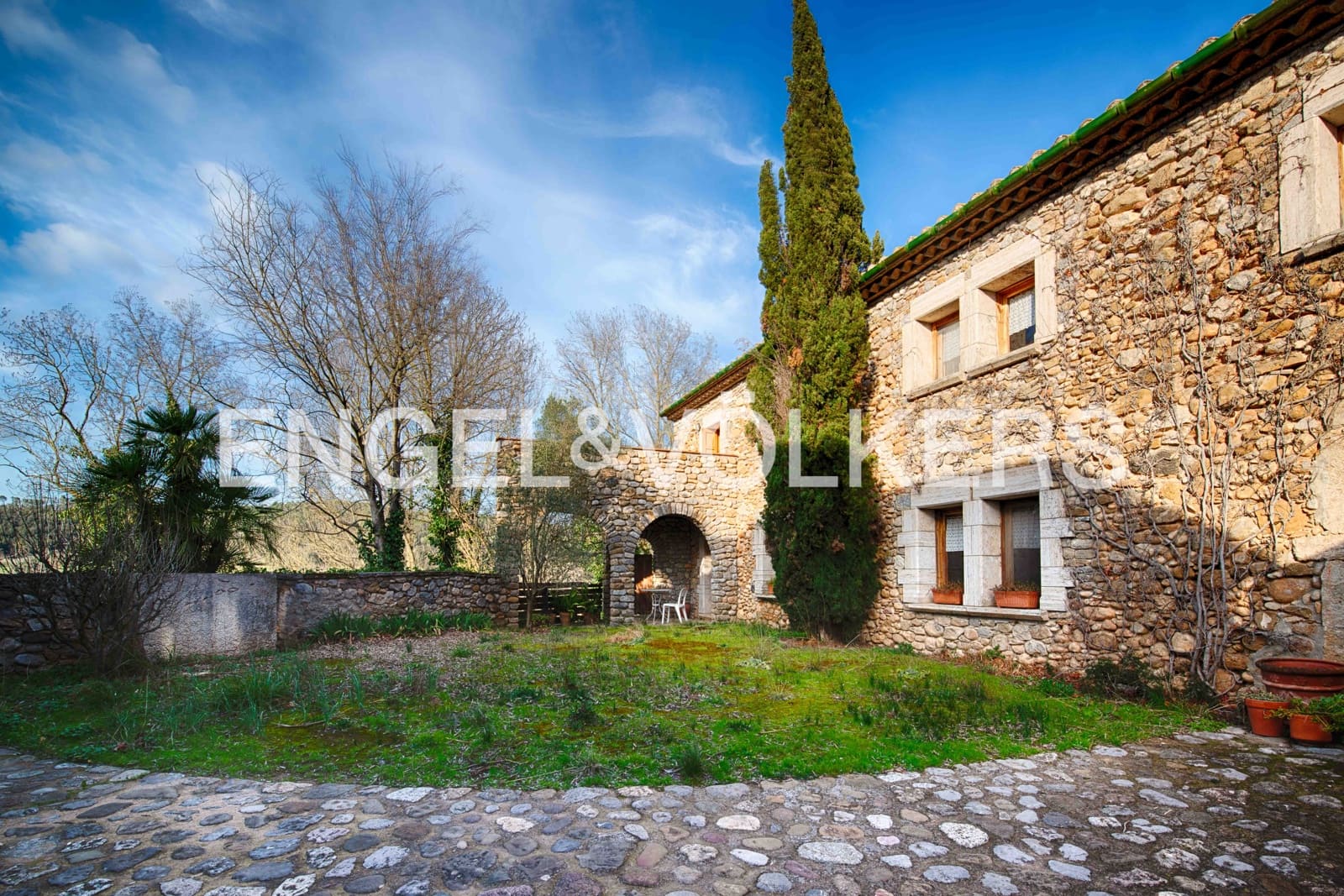 4 soveværelse Byhus til salg i Cabanelles - € 695.000 (Ref: 9005613)